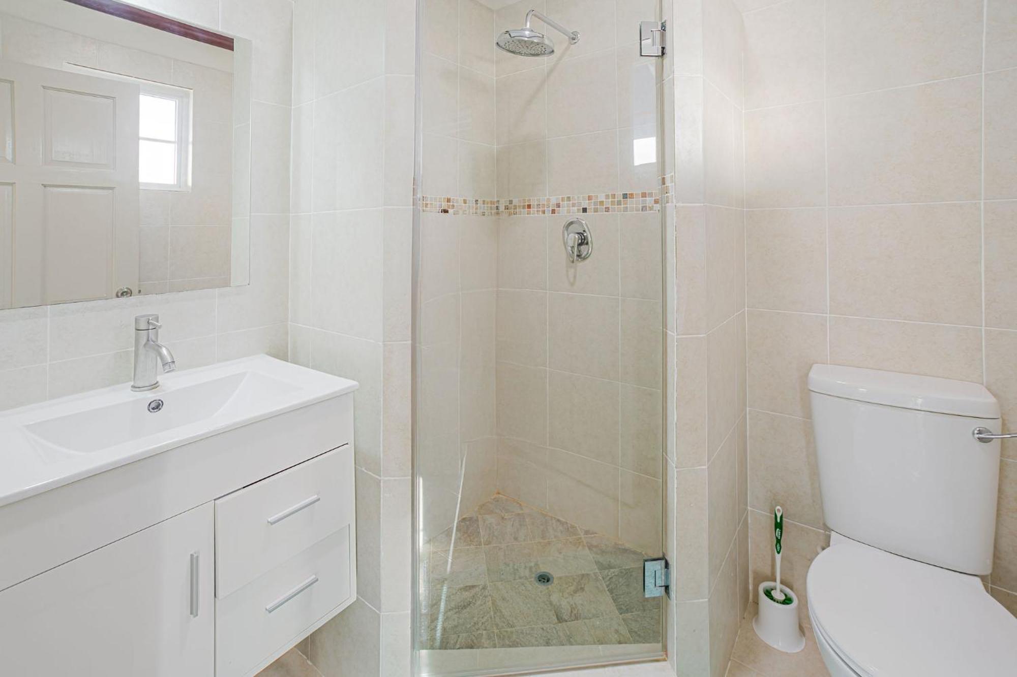 E St Silas St Apartment *