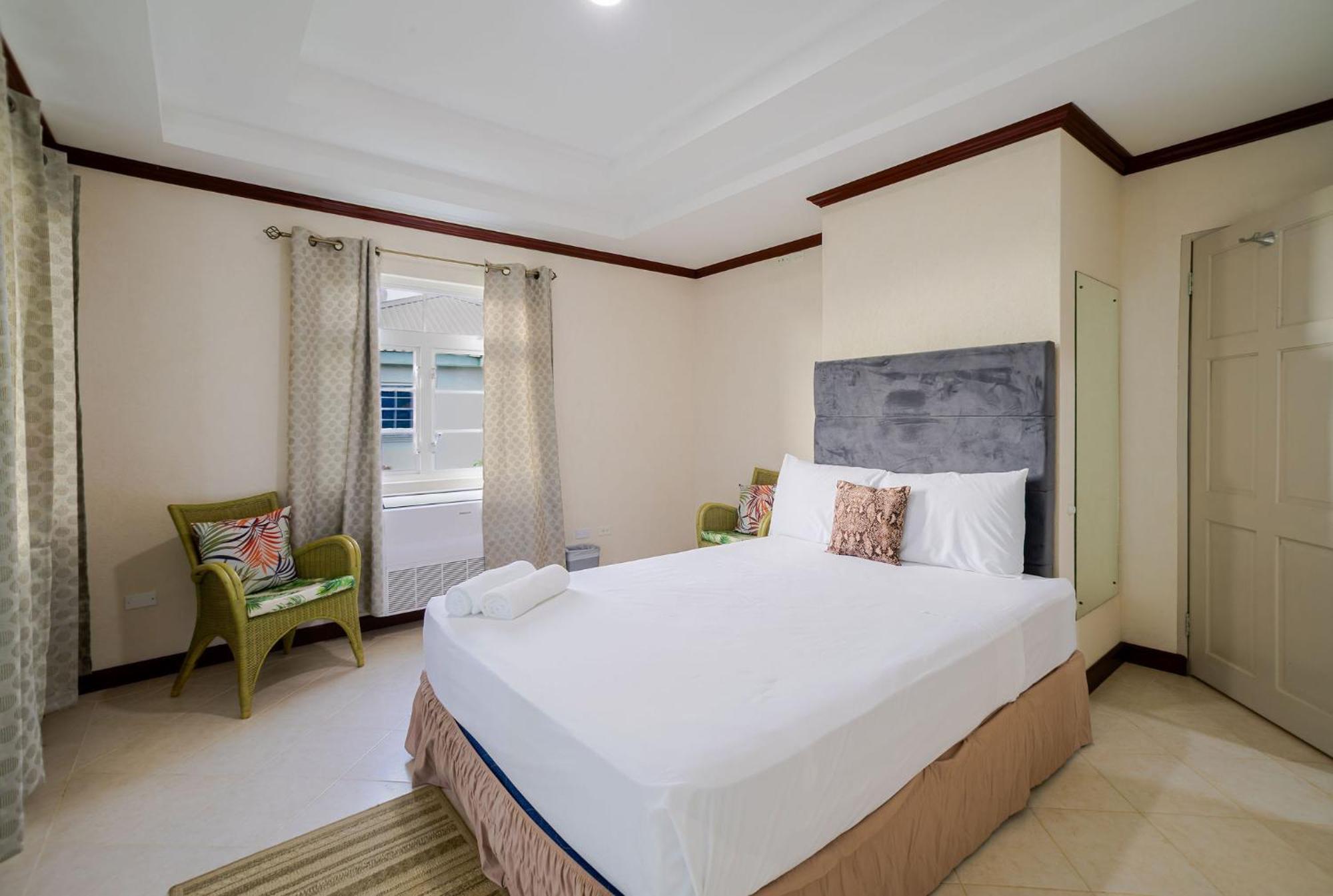 Apartment E St Silas St *