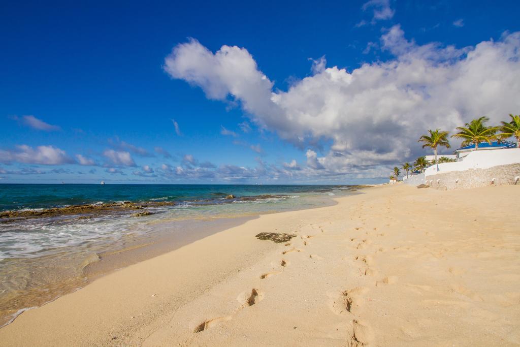 La Vista Beach * Simpson Bay