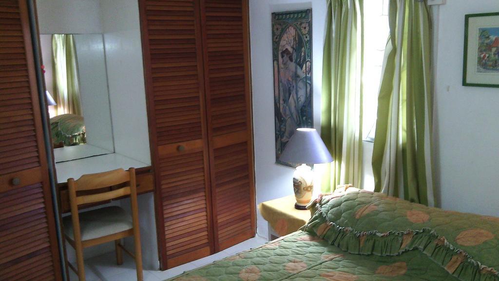 Morris Apartment *
