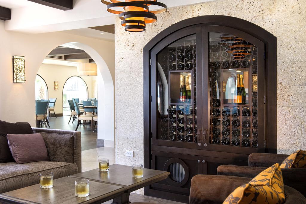 Oyster Bay Beach Resort 4*
