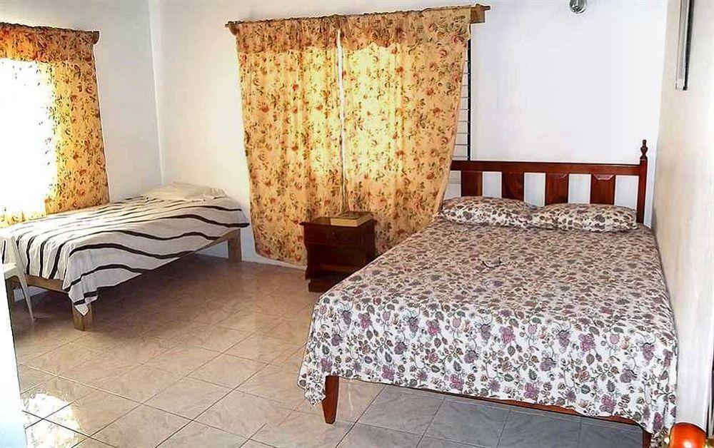 Willowgate Hotel *