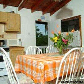 Guest house Tropical Breeze Vacation And