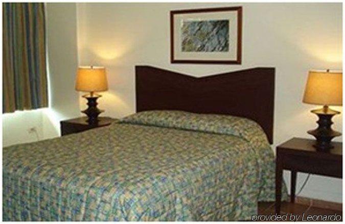 Hotel Faro And Conference Center 2*