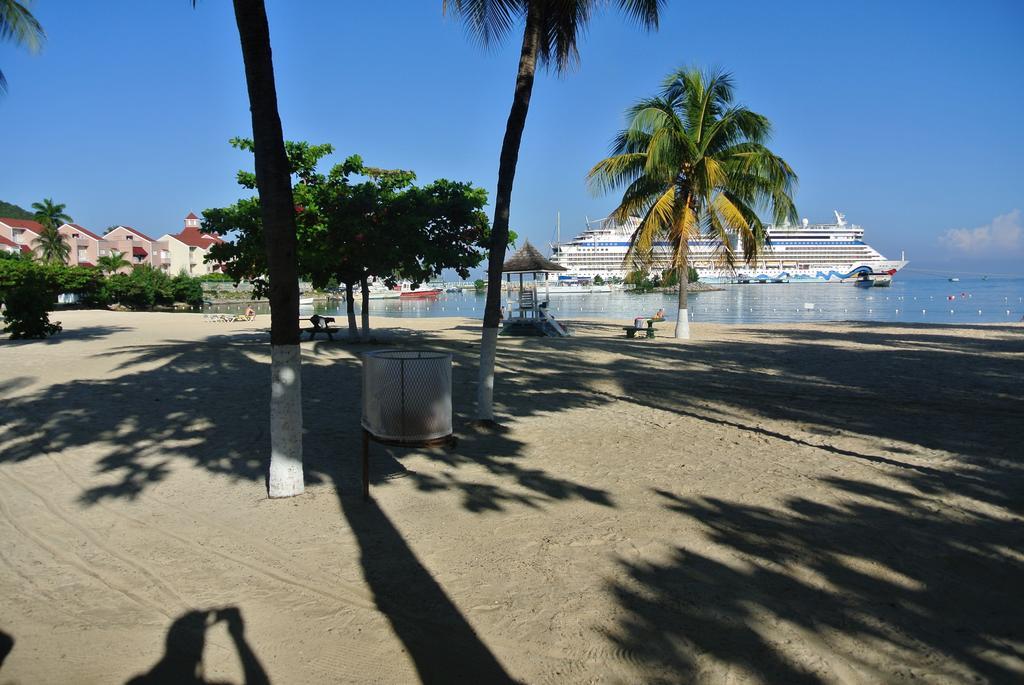 Beach One Bedroom 13 *