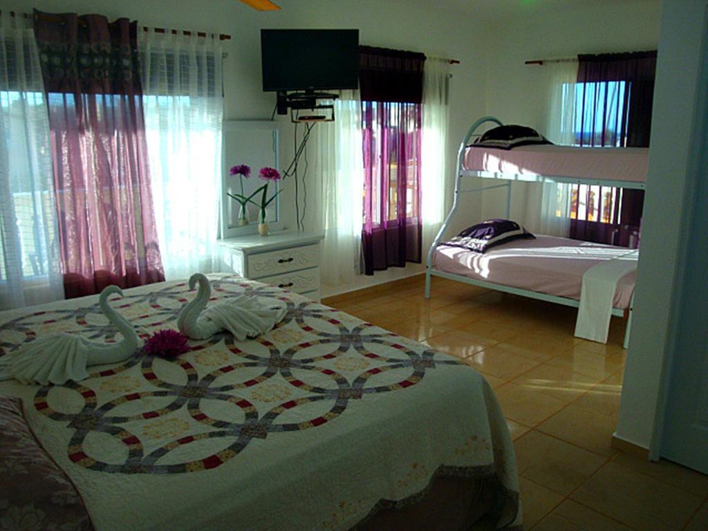 El Malecon Bed & Breakfast Cabrera