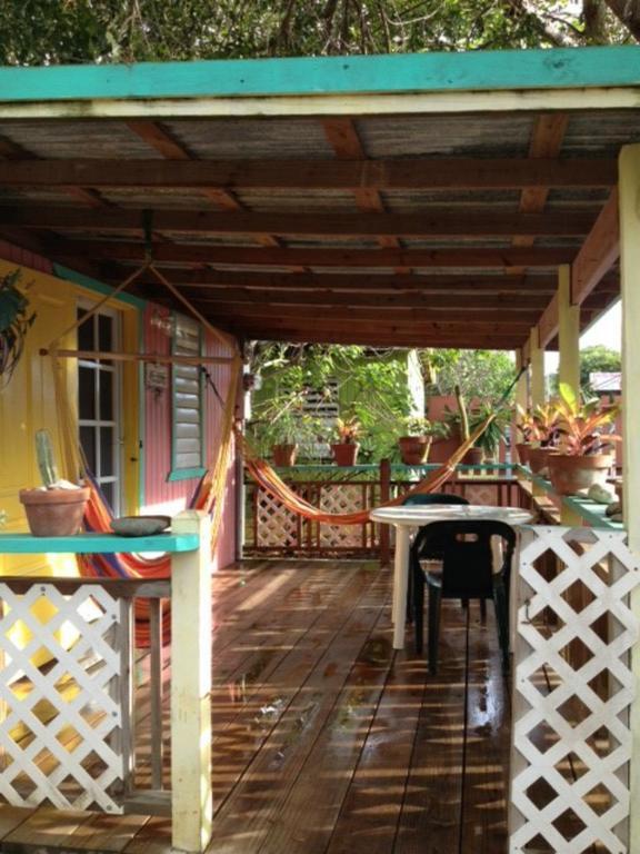 Naniqui Cottage - Only Adults -Parking Golf Car Only *