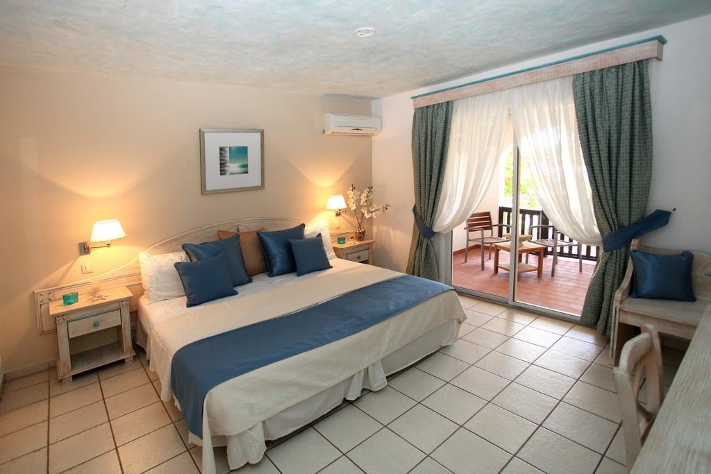 Northshore Seaside Hotel 3*