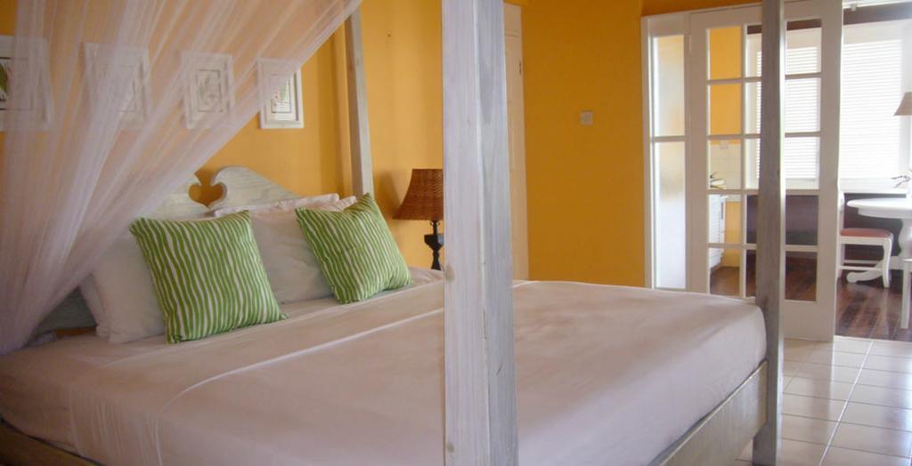 Sugarapple Aparthotel 2*