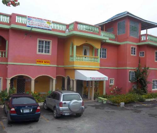 Tropical Court 3* Montego Bay