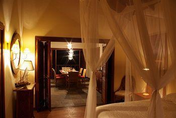 Hotel Le Phare Bleu Boutique And Marina