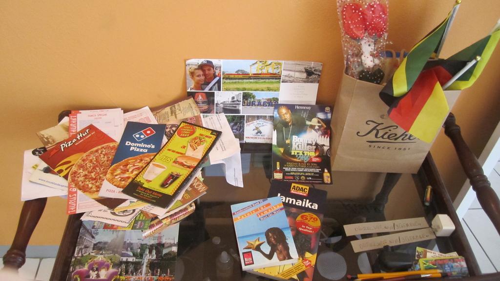 Homestay Camelia Kingston