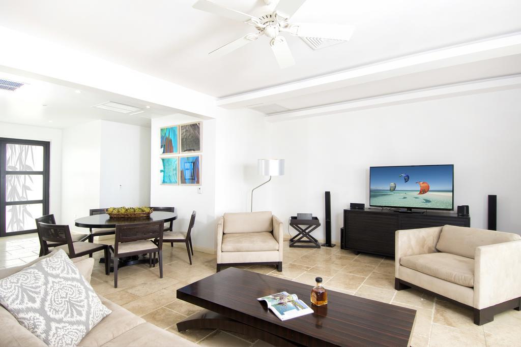 Resort Coral Beach Club Villas & Marina