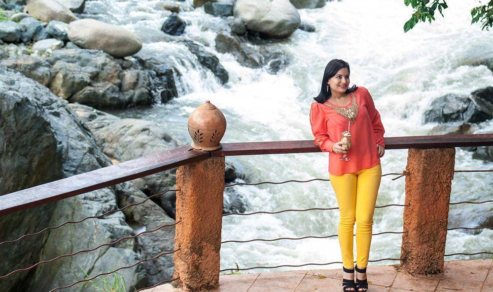 Hotel River Club &