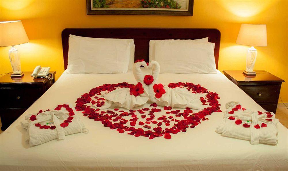 Hotel River Club &