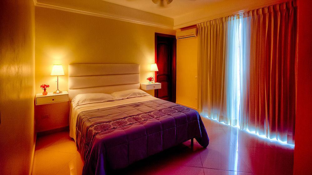 Shakey Santo Domingo