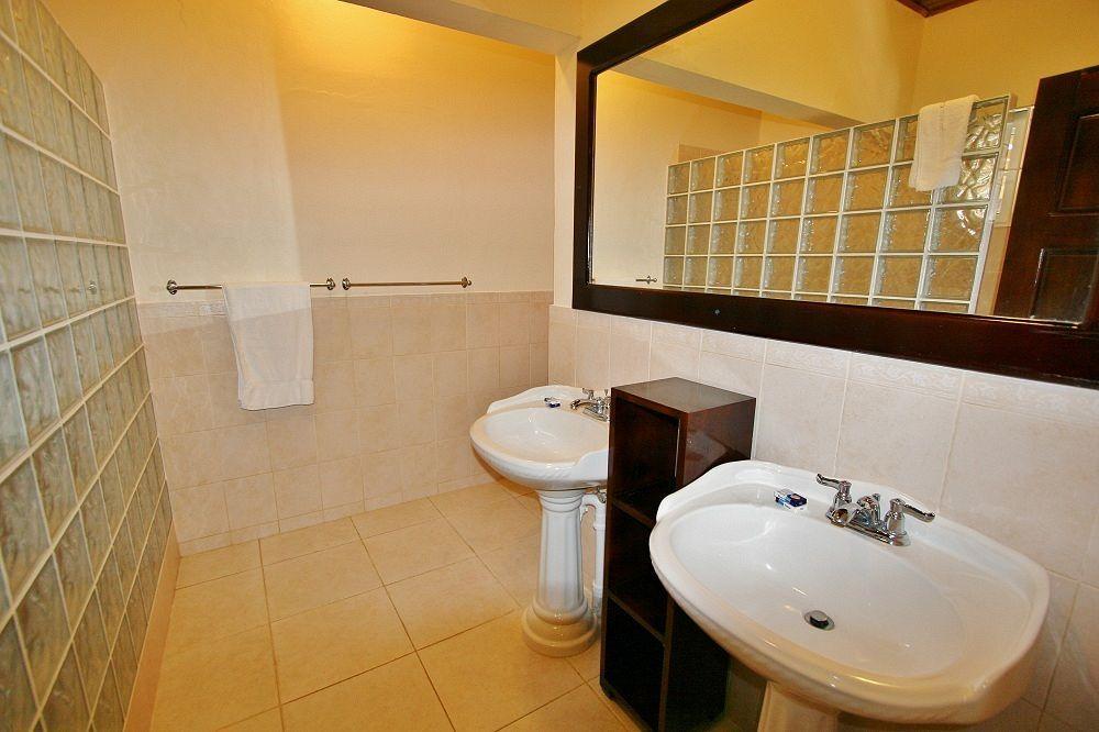 White Sands Hotel 3*
