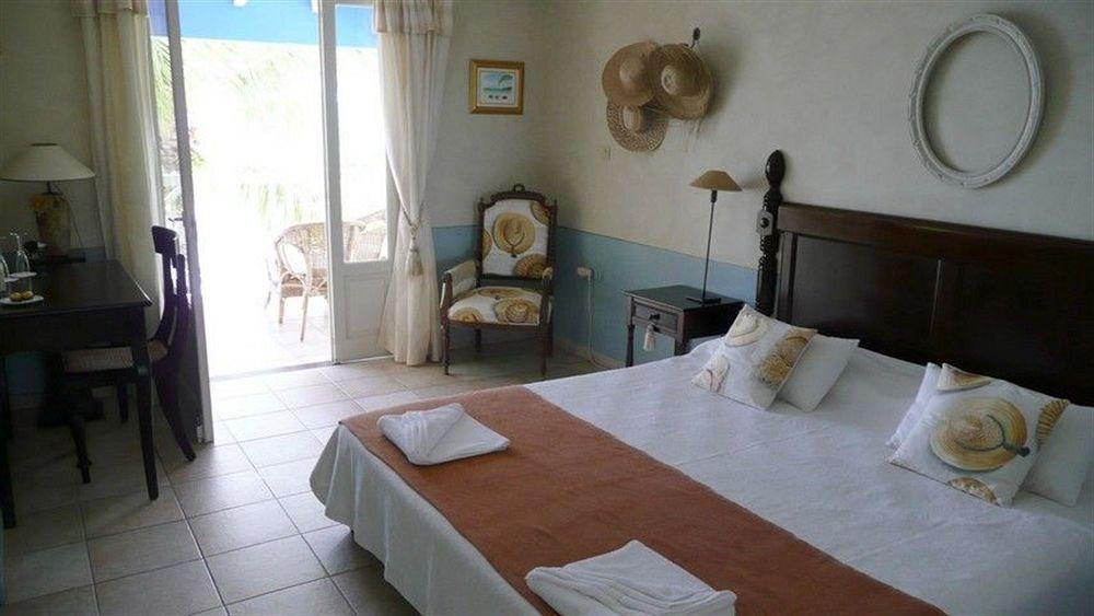 Amaudo Hotel 4*