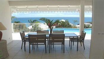 Amaudo Hotel 4*