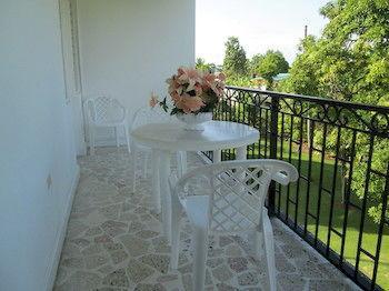 Paradise Inn 2*