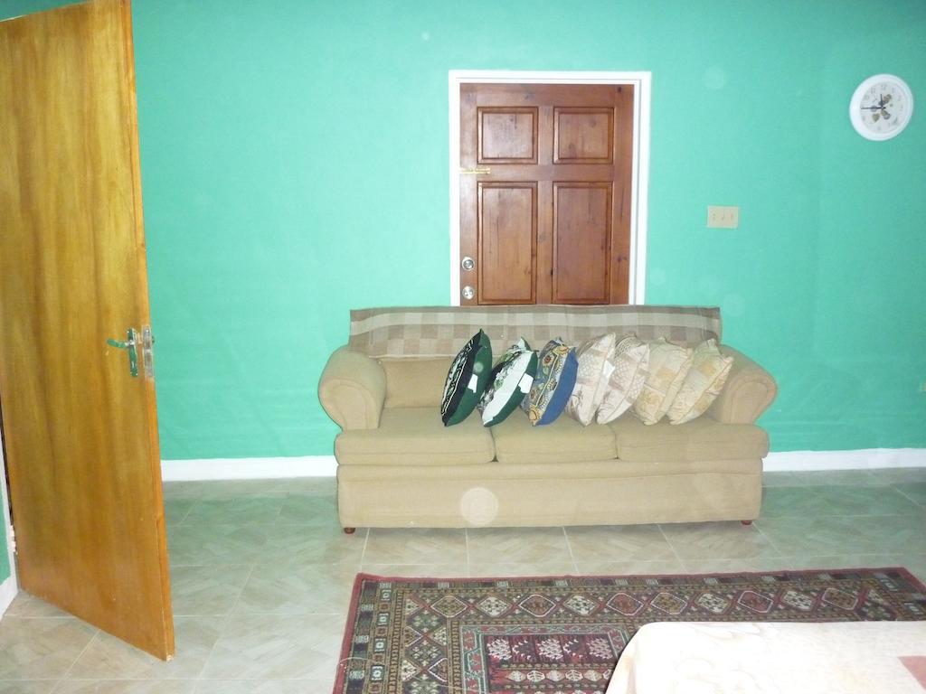 Guest house East Bay