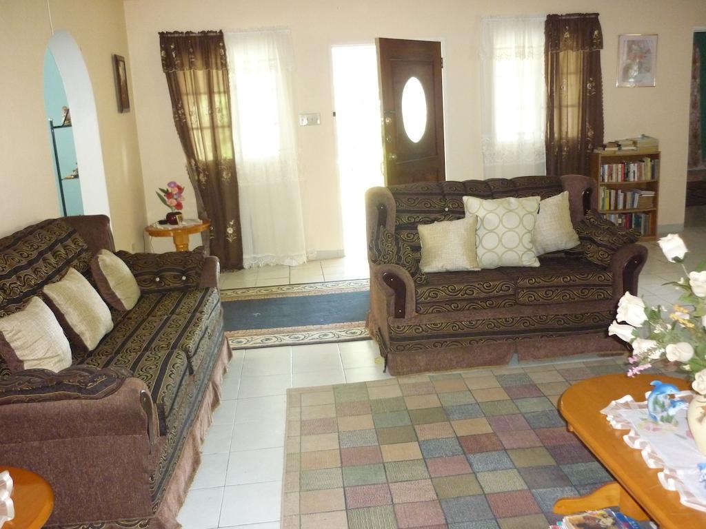 Guest house East Bay 2*