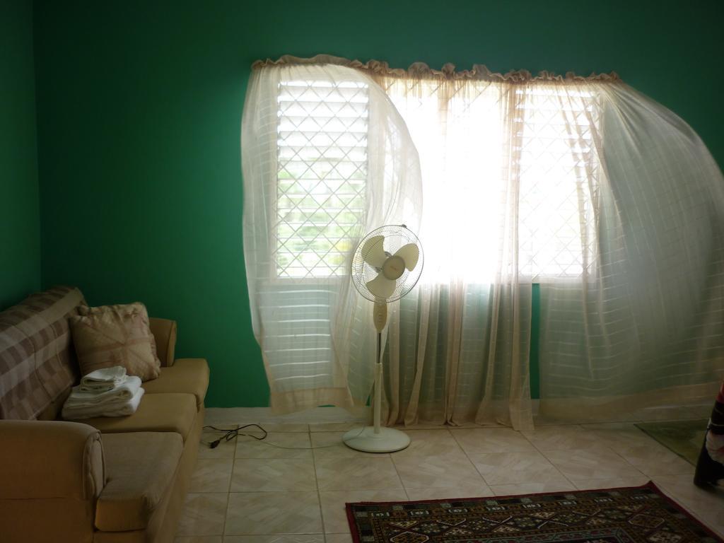 Guest house East Bay