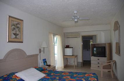Island Beachcomber Hotel 2*