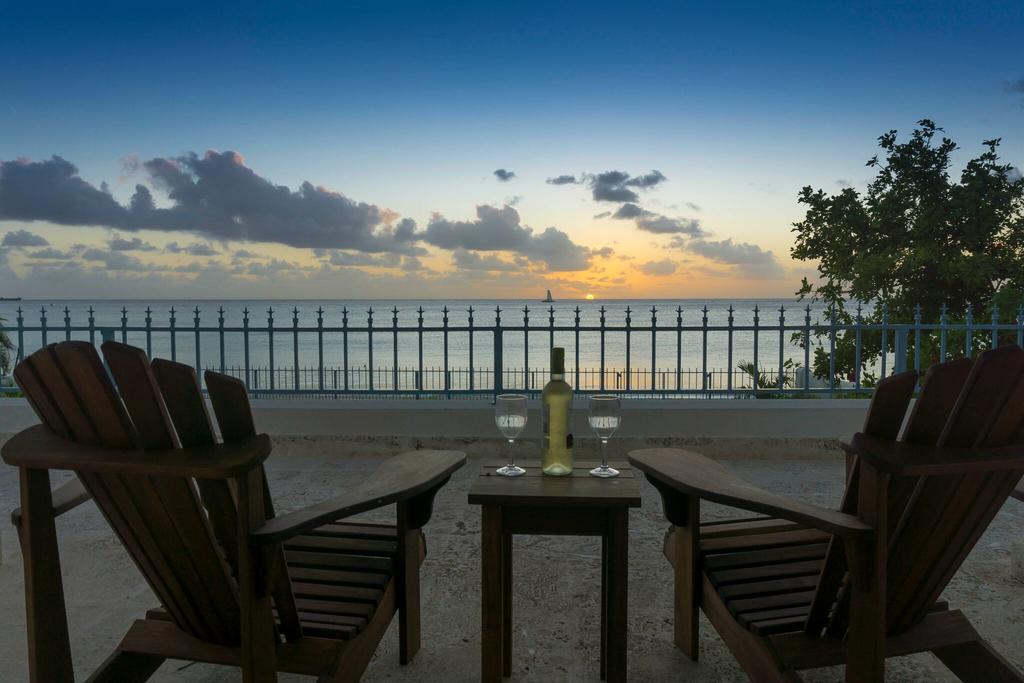 Sandgate Guest house *