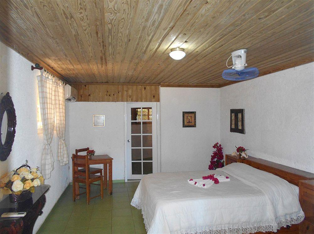 El Quemaito - Luxury Oceanfront Retreat Hotel 3*