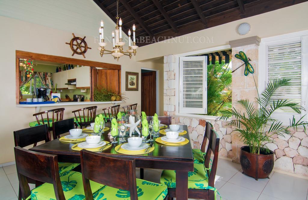 Fantasy & Beachnut Villas *