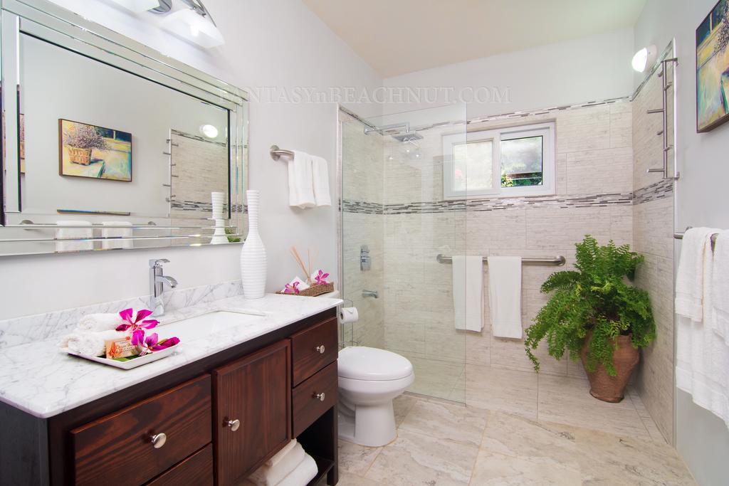 Fantasy & Beachnut Villas Villa *