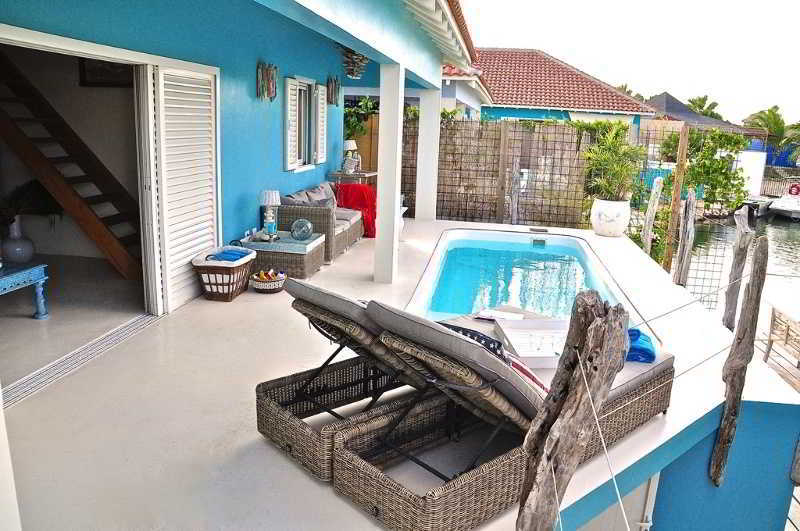 Ocean Breeze Boutique & Marina Hotel