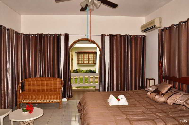 Pure Oasis 3* Negril