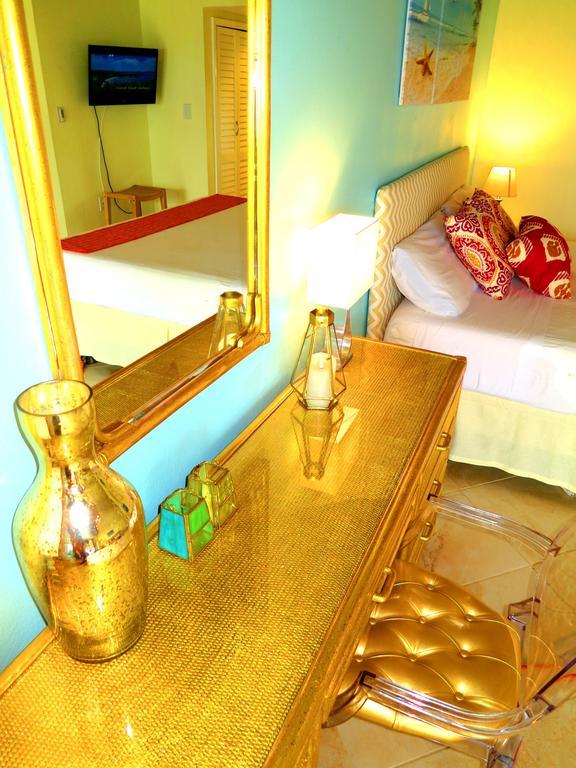 Luxury Beachfront Duplex On Sapphire Iv Apartment *
