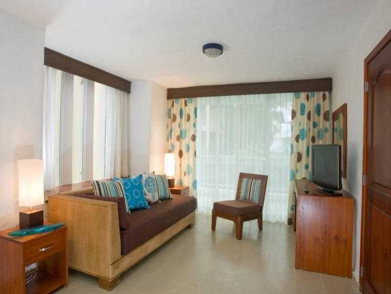 Grand Paradise Playa Dorada Resort 4*