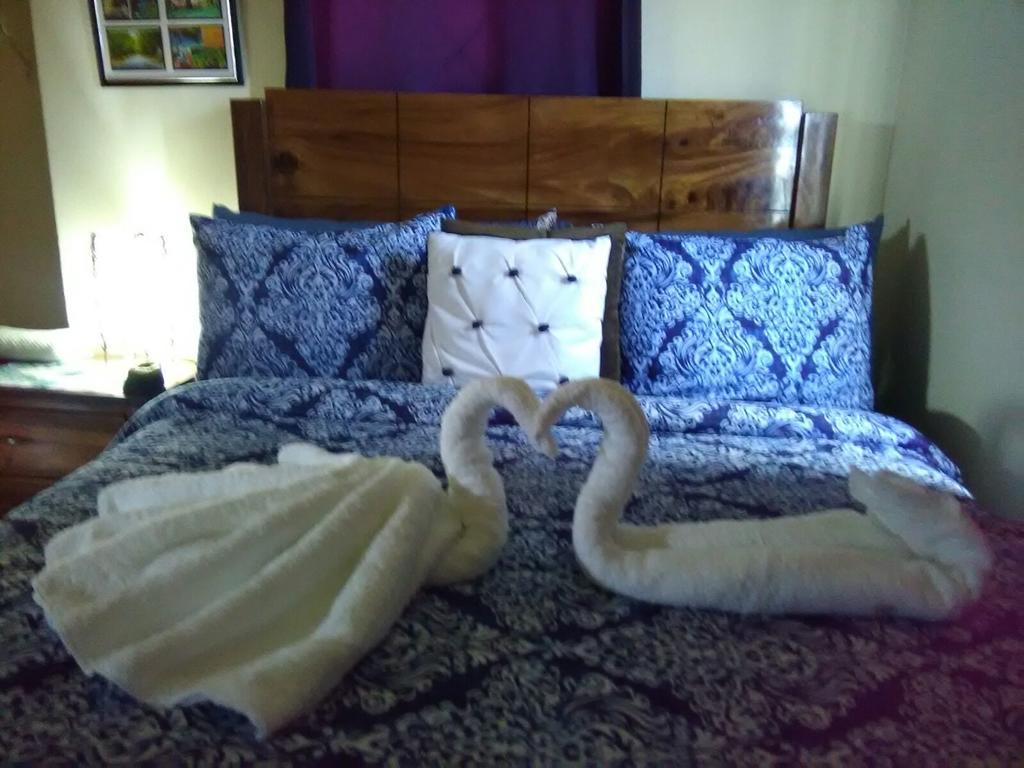 Cheerful 2-Bedroom Home In Falmouth Garden Guest house *