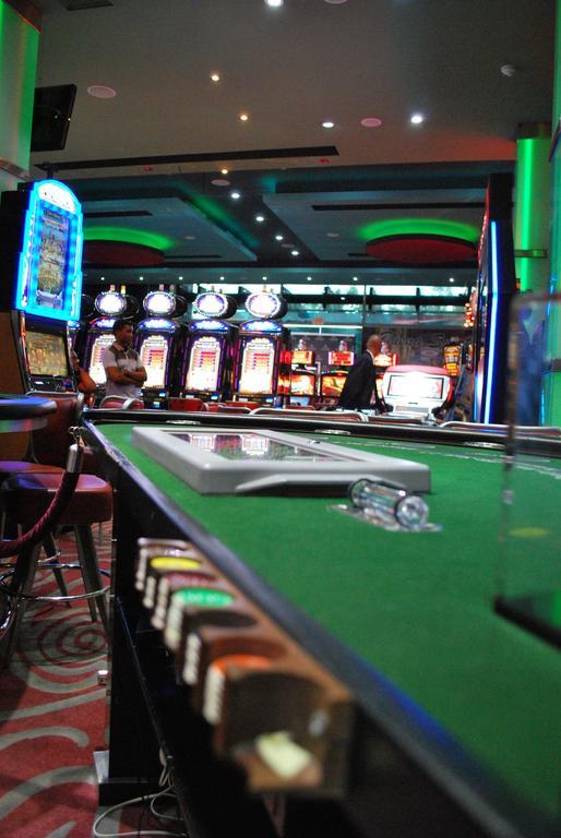Platino & Casino Hotel