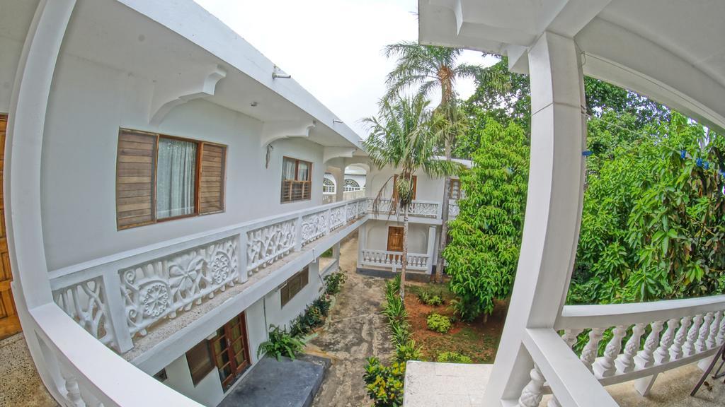 Hotel Pure Oasis