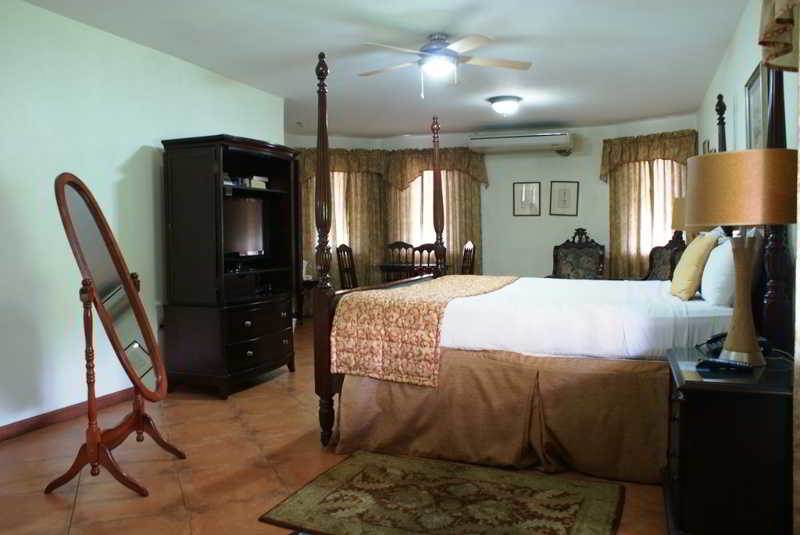 Altamont Court Hotel Kingston