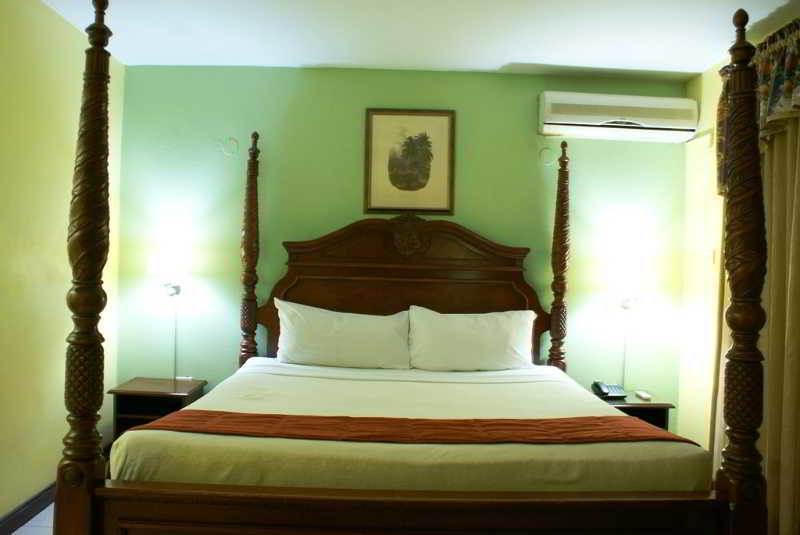 Altamont Court