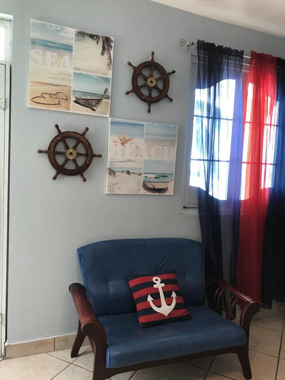 Rompeolas Beach House * Aguadilla
