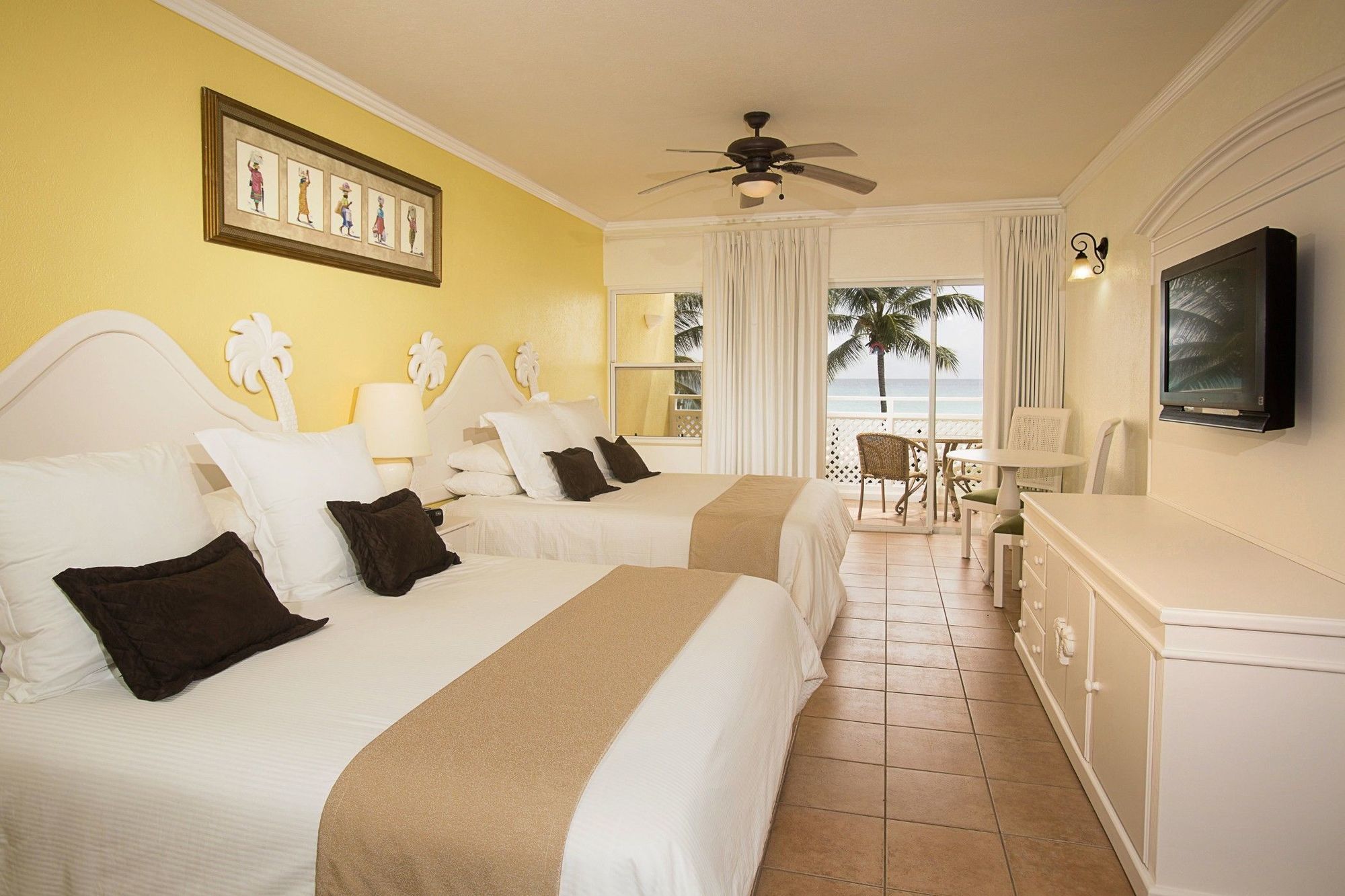 Hotel Sea Breeze House By Ocean 4*
