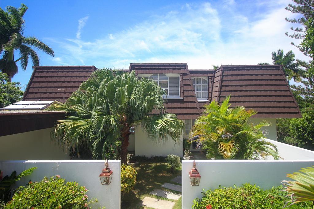 Burlingames Villa