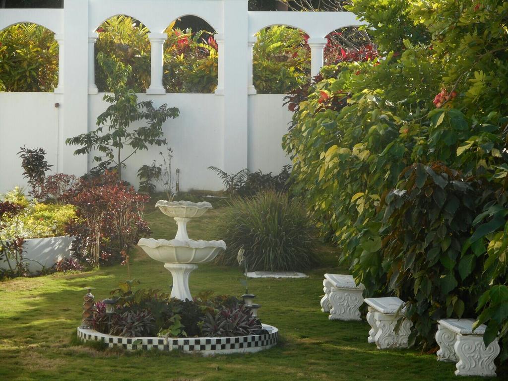 Royal Vista Villa *