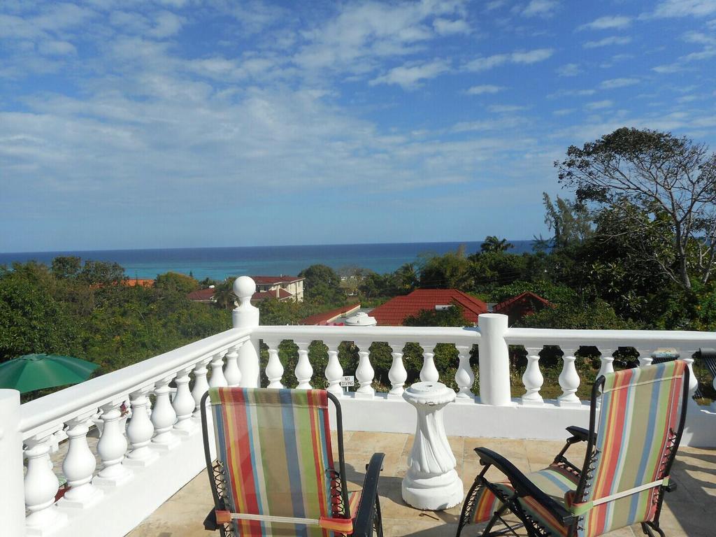 Royal Vista Villa Duncans
