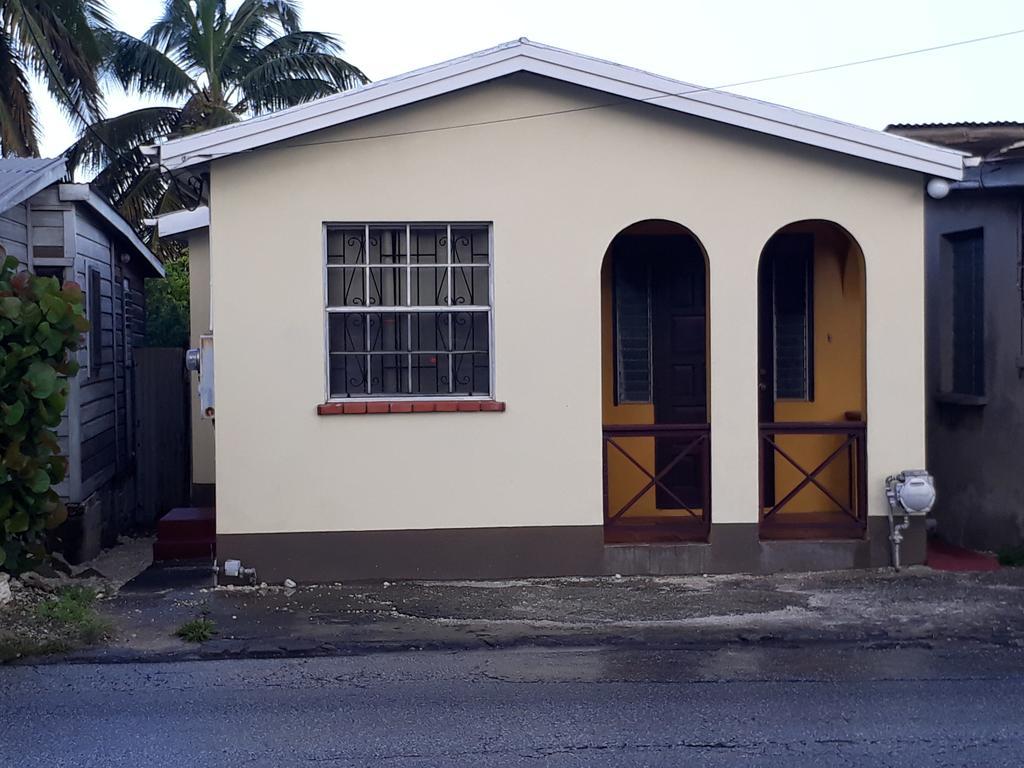 Darrel Cot Beachfront Holiday home