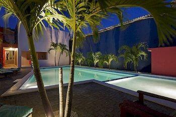 The Ritz Albergue *
