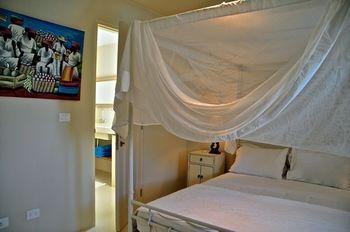 Ocean Breeze Boutique & Marina 3*