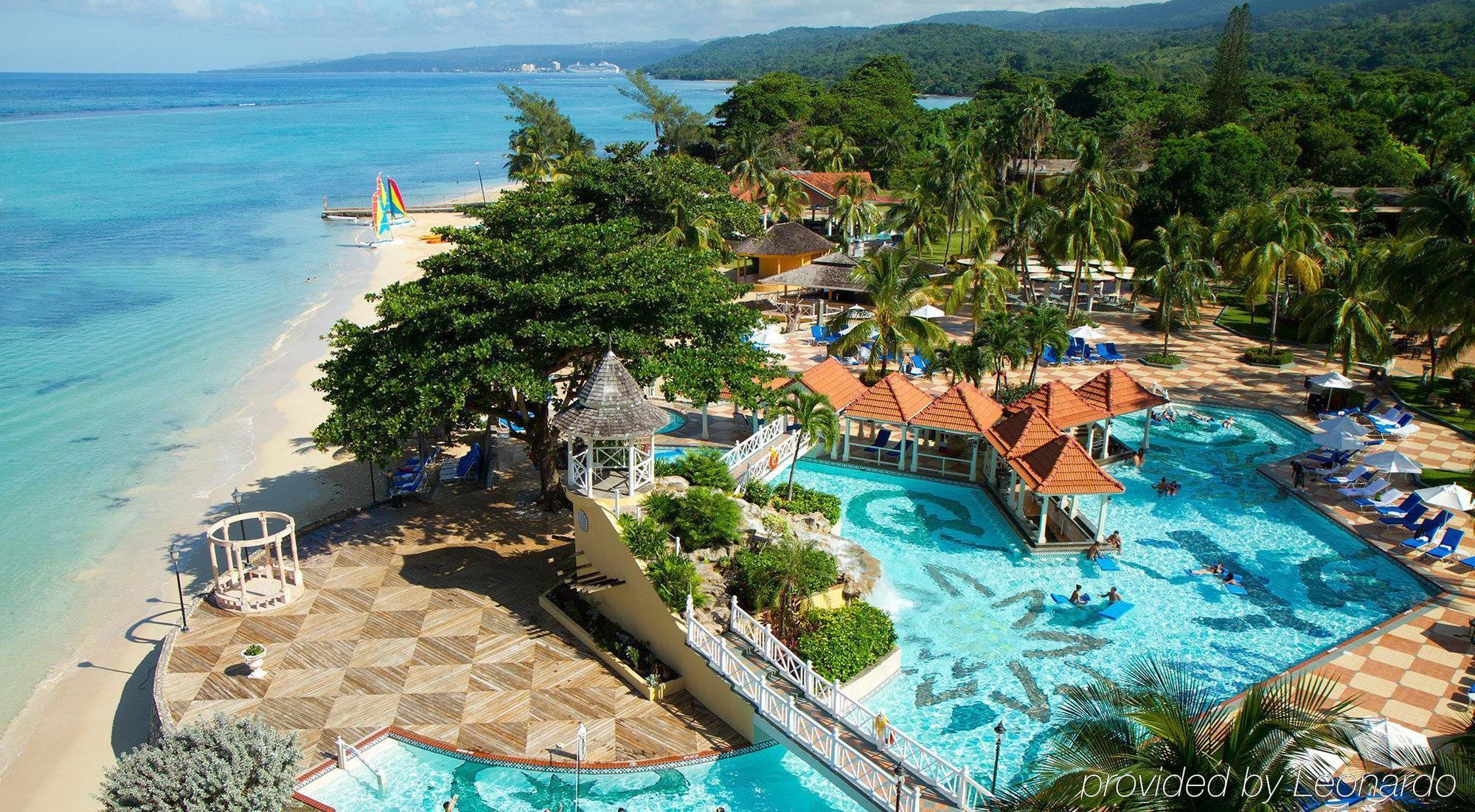 Jewel Dunn's River Beach & Spa, Ocho Rios,curio Collection By Hilton